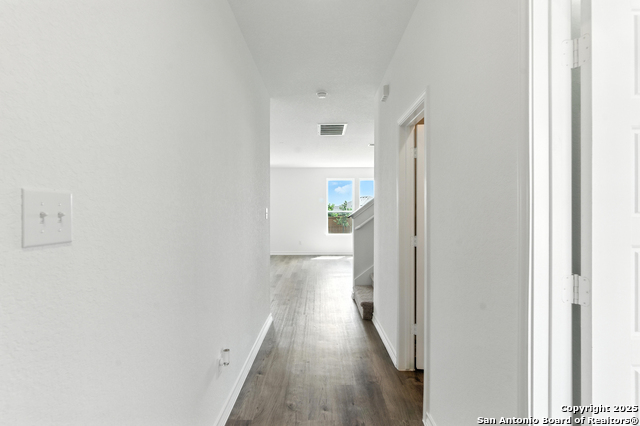 Image 8 of 27 For 121 Country Elm Lane