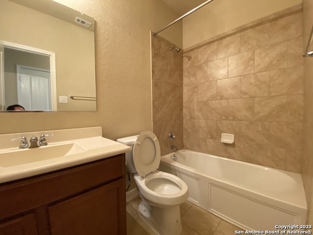 Listing photo id 10 for 9703 Marbach Cyn