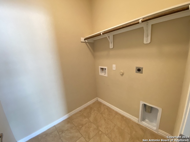 Listing photo id 12 for 9703 Marbach Cyn