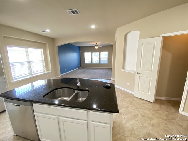 Listing photo id 3 for 9703 Marbach Cyn