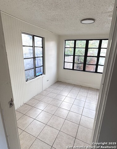 Image 4 of 8 For 1634 Woodlawn W 1