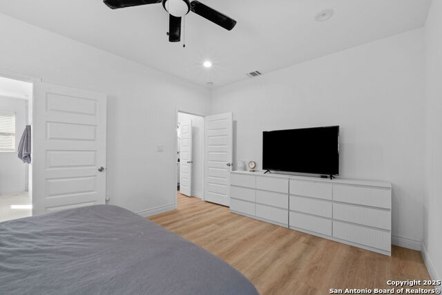 Image 16 of 31 For 926 Joyce Marlene Dr.