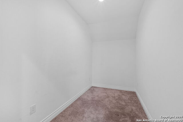 Image 19 of 31 For 926 Joyce Marlene Dr.