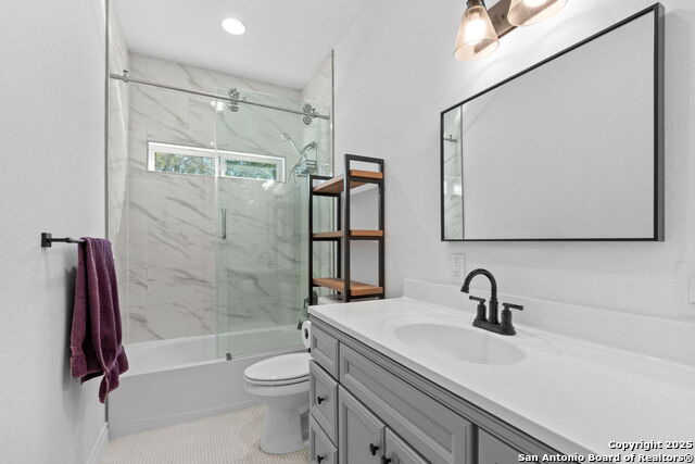 Image 22 of 31 For 926 Joyce Marlene Dr.