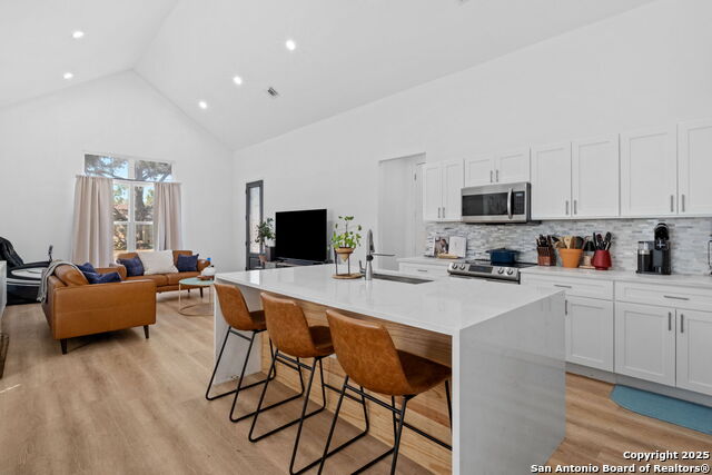 Image 6 of 31 For 926 Joyce Marlene Dr.