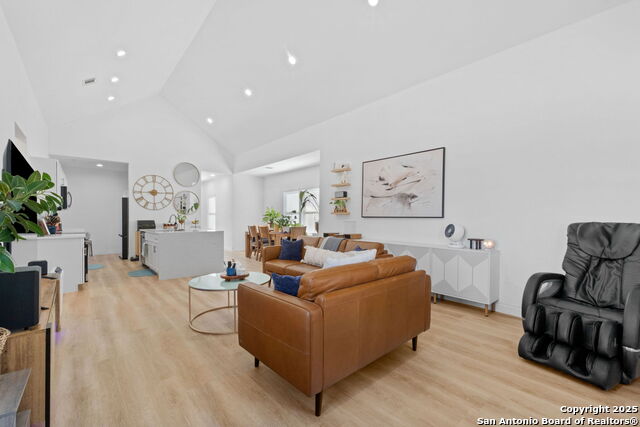 Image 8 of 31 For 926 Joyce Marlene Dr.