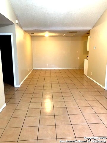 Image 7 of 14 For 7615 Windsor Oaks