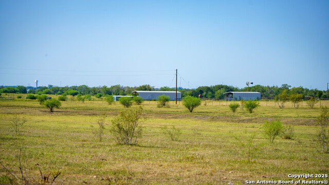 Listing photo id 11 for 2525 Fm 2623