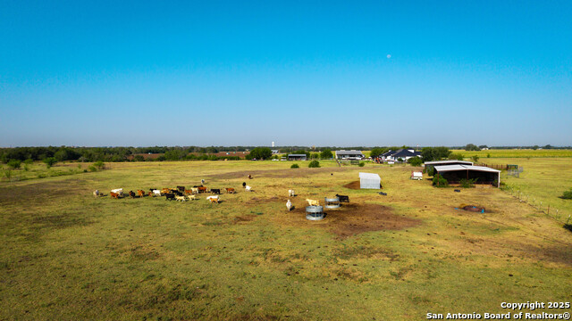 Listing photo id 14 for 2525 Fm 2623