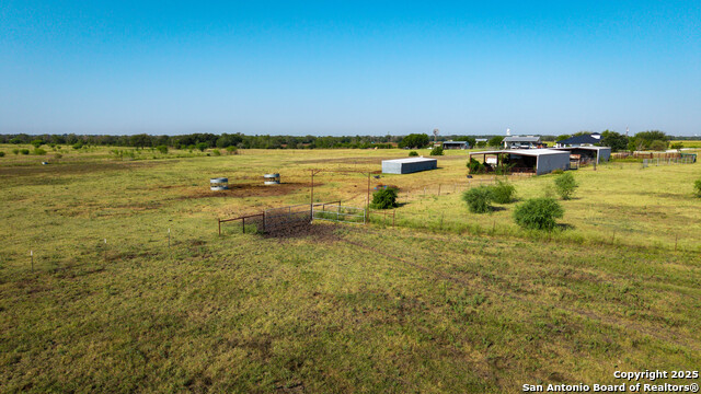 Listing photo id 15 for 2525 Fm 2623