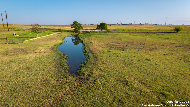 Listing photo id 0 for 2525 Fm 2623