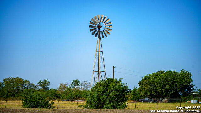 Listing photo id 18 for 2525 Fm 2623