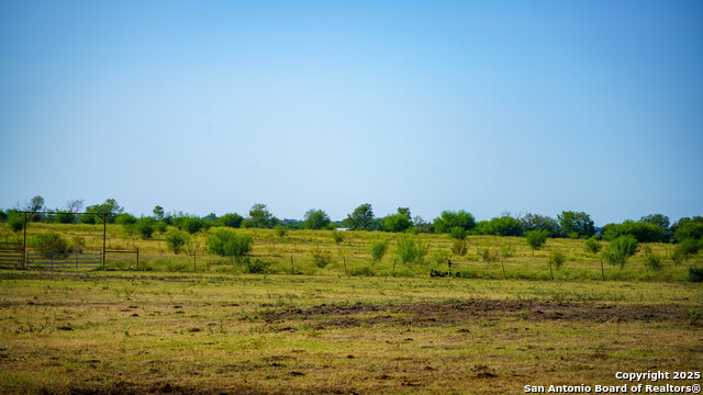 Listing photo id 23 for 2525 Fm 2623