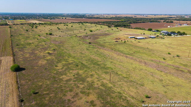 Listing photo id 44 for 2525 Fm 2623