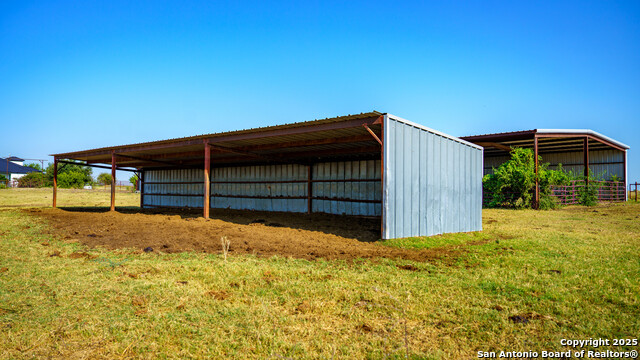 Listing photo id 5 for 2525 Fm 2623