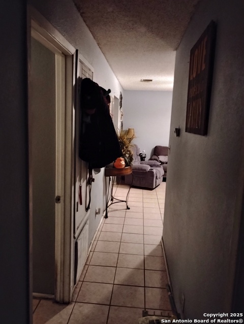 Image 4 of 7 For 1665 Cristin Dr.