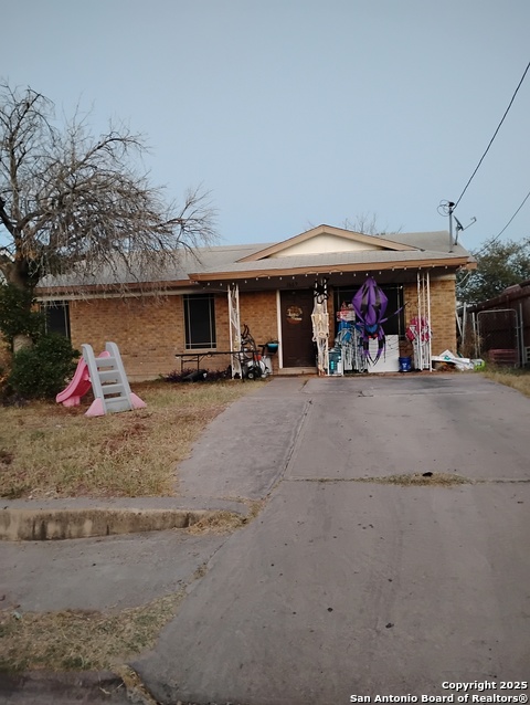 Image 7 of 7 For 1665 Cristin Dr.