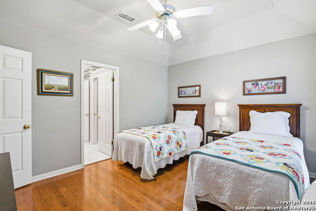 Image 18 of 27 For 15 Inwood Point