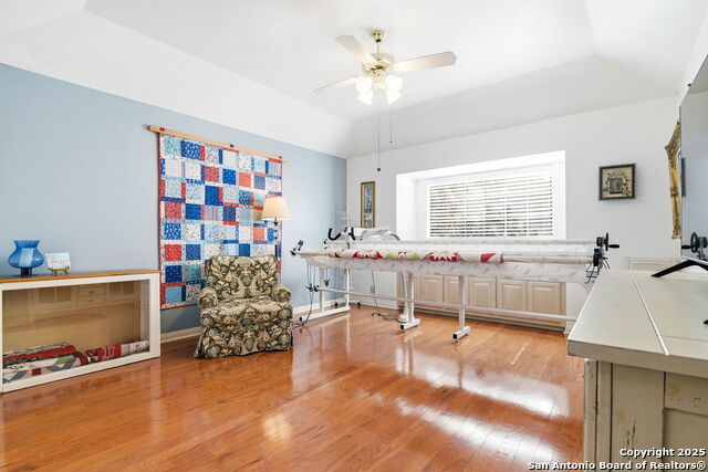 Image 19 of 27 For 15 Inwood Point