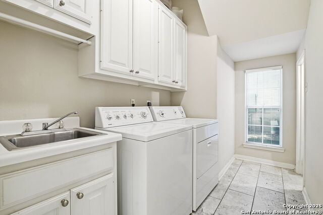 Image 21 of 27 For 15 Inwood Point