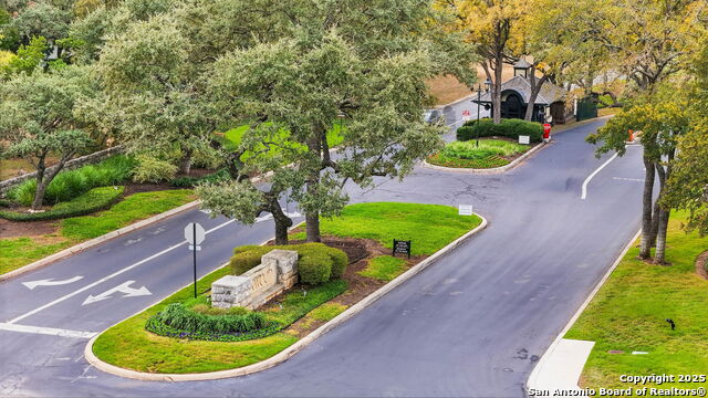 Image 25 of 27 For 15 Inwood Point