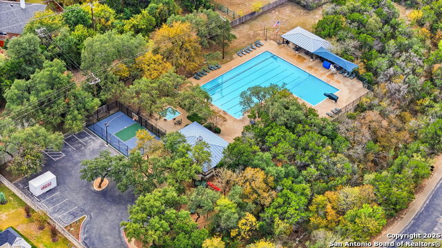 Image 26 of 27 For 15 Inwood Point