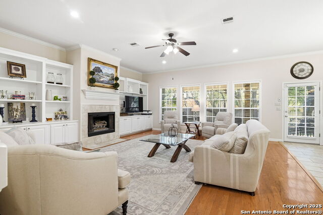 Image 6 of 27 For 15 Inwood Point