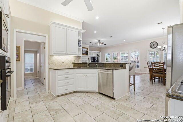 Image 8 of 27 For 15 Inwood Point