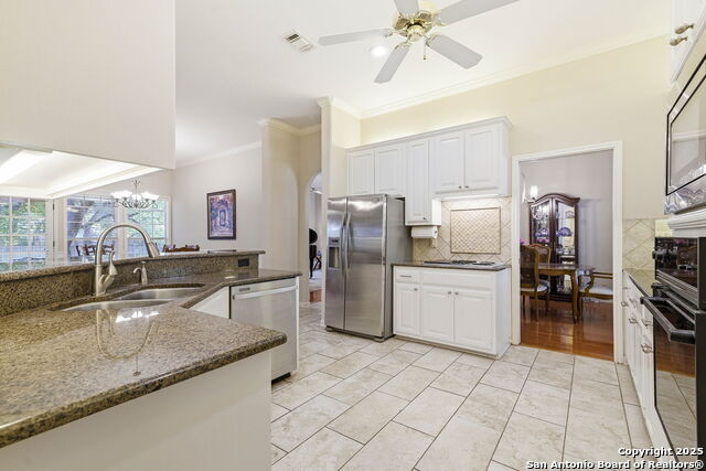 Image 9 of 27 For 15 Inwood Point