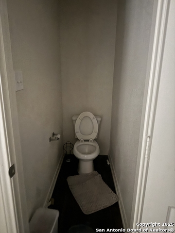 Image 17 of 28 For 11778 Alcoser