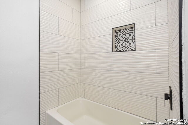 Image 19 of 23 For 2927 New Braunfels