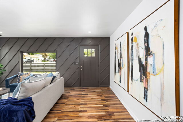 Image 4 of 23 For 2927 New Braunfels