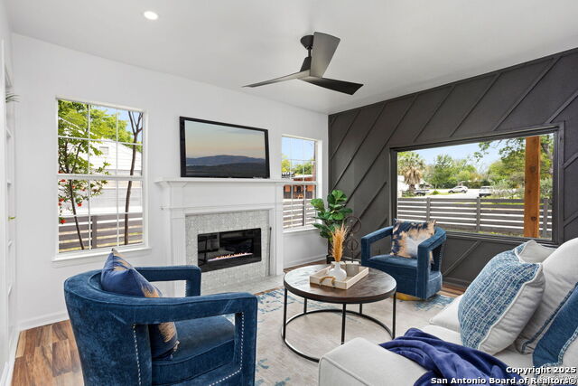 Image 5 of 23 For 2927 New Braunfels