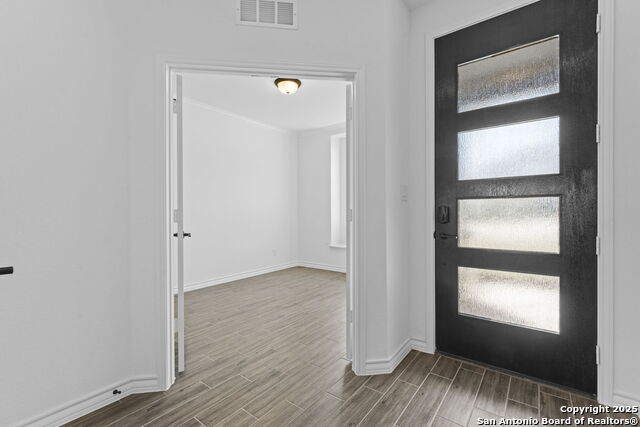 Image 3 of 26 For 4007 Paddock Trl