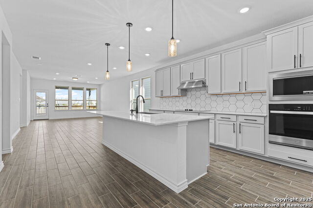 Image 6 of 26 For 4007 Paddock Trl