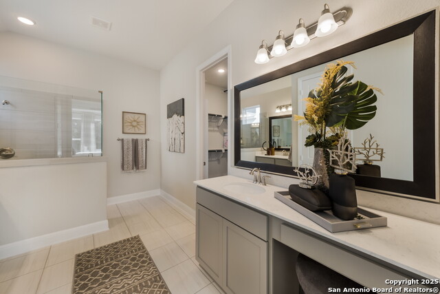 Image 17 of 21 For 811 Niebla Creek