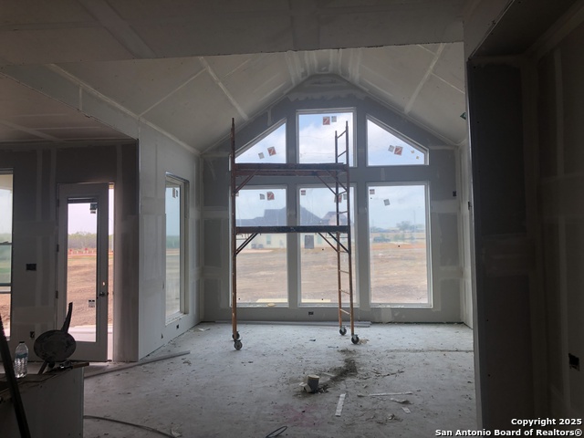 Image 4 of 21 For 811 Niebla Creek