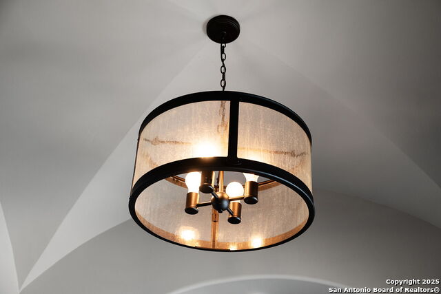 Image 12 of 39 For 2447 Wallaby Circle