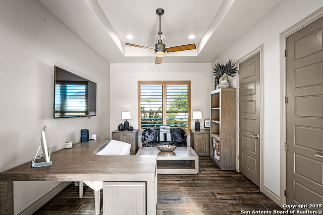 Image 13 of 39 For 2447 Wallaby Circle