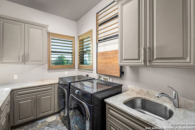 Image 17 of 39 For 2447 Wallaby Circle