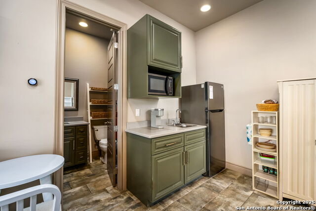 Image 24 of 39 For 2447 Wallaby Circle