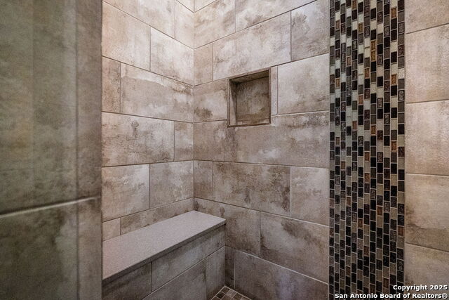 Image 25 of 39 For 2447 Wallaby Circle