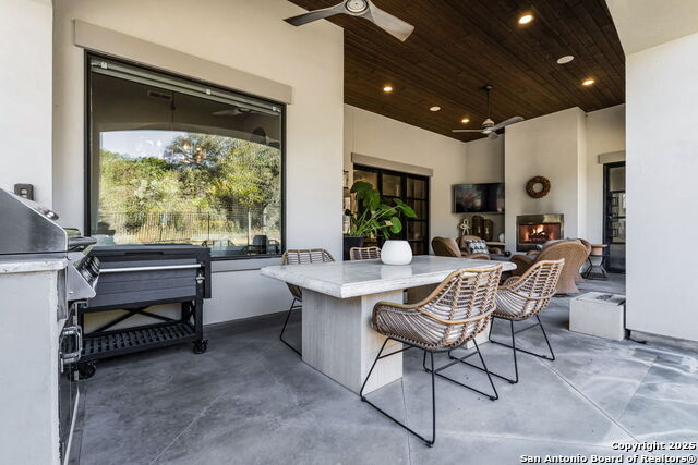 Image 28 of 39 For 2447 Wallaby Circle