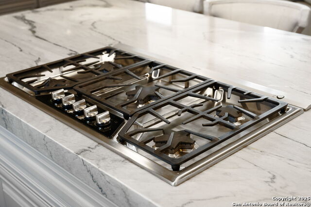 Image 7 of 39 For 2447 Wallaby Circle