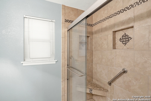 Image 16 of 19 For 1004 Gettysburg