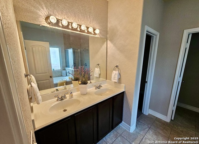 Image 12 of 14 For 729 Community