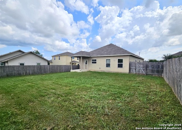 Image 5 of 14 For 729 Community