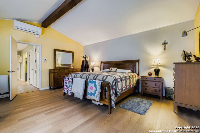 Image 15 of 27 For 615 Cave  