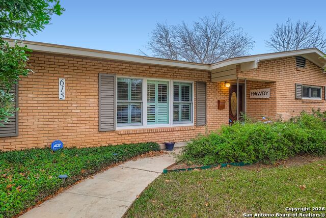 Image 2 of 27 For 615 Cave  