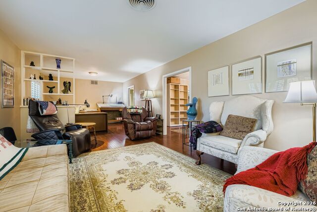 Image 3 of 27 For 615 Cave  